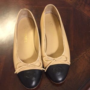 Chanel classic flats